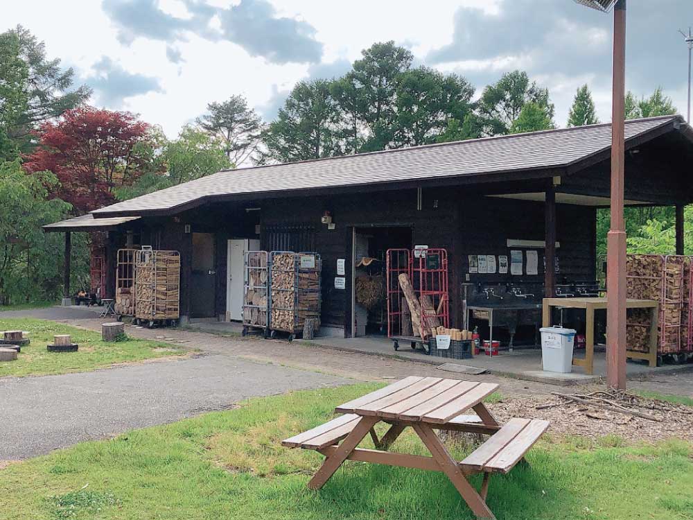 美鈴湖もりの国-広場棟