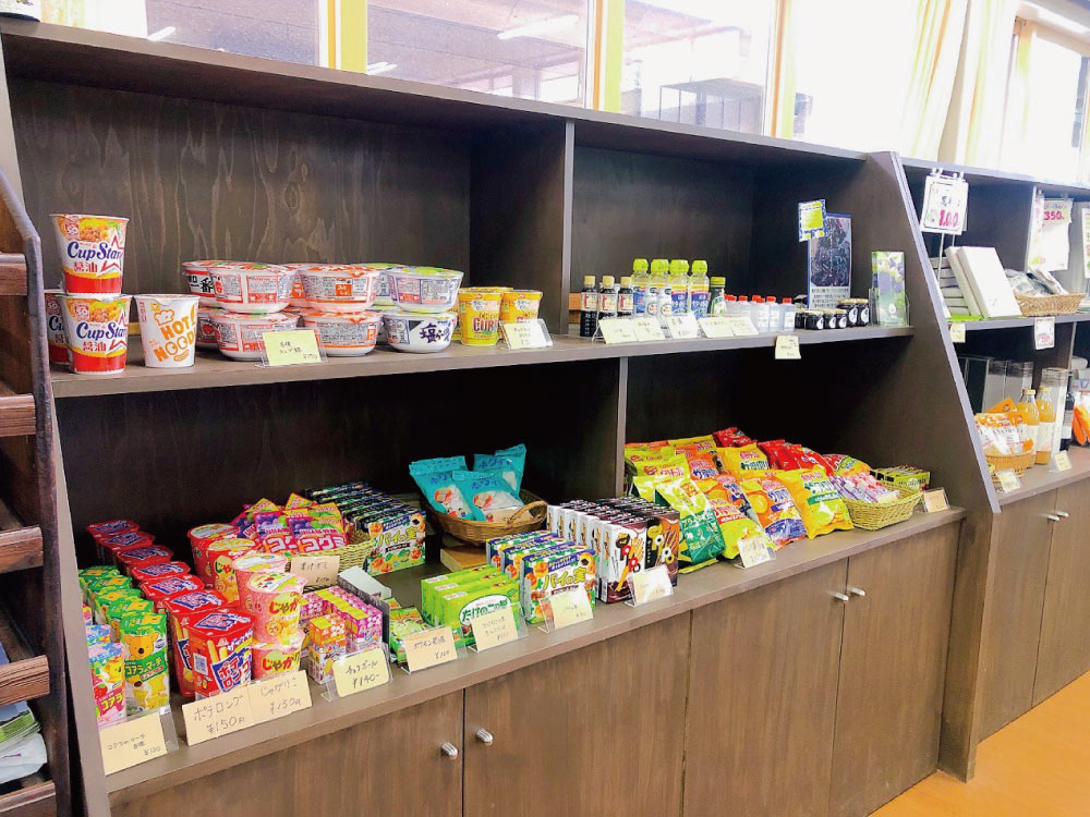 食料品が豊富に取り揃っている