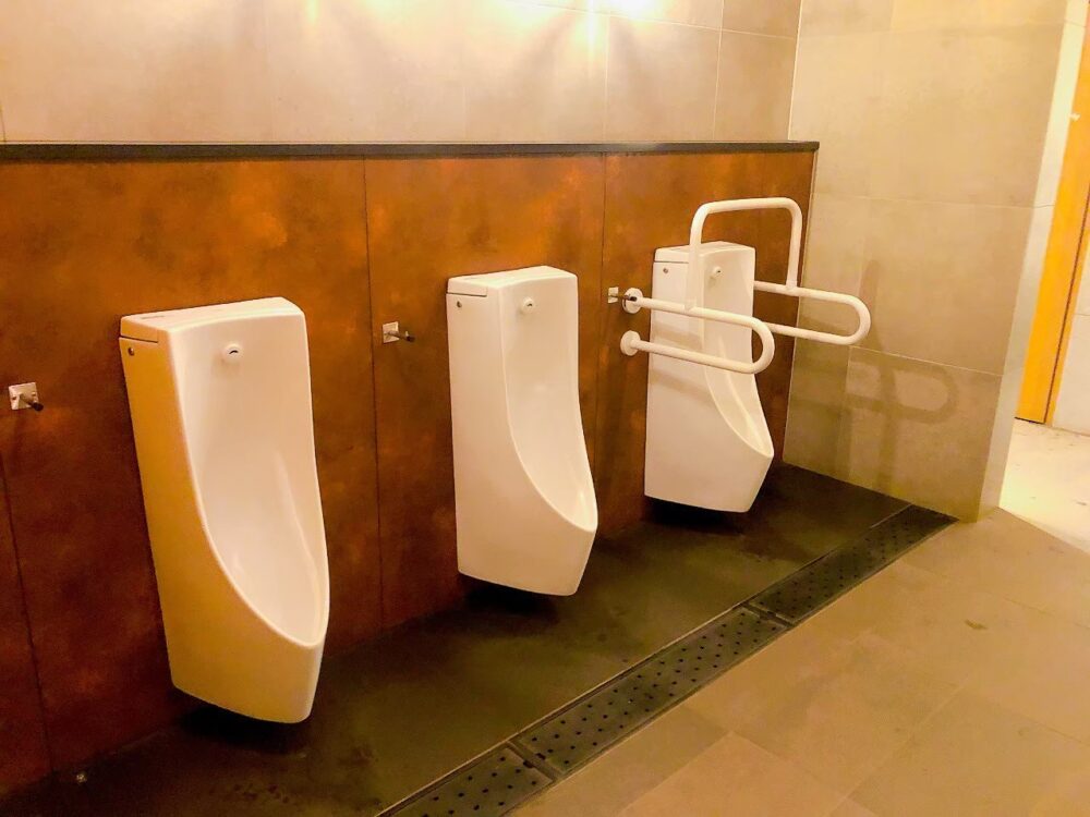 男性トイレ